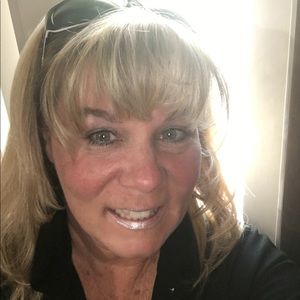 Meet your Posher, Tia